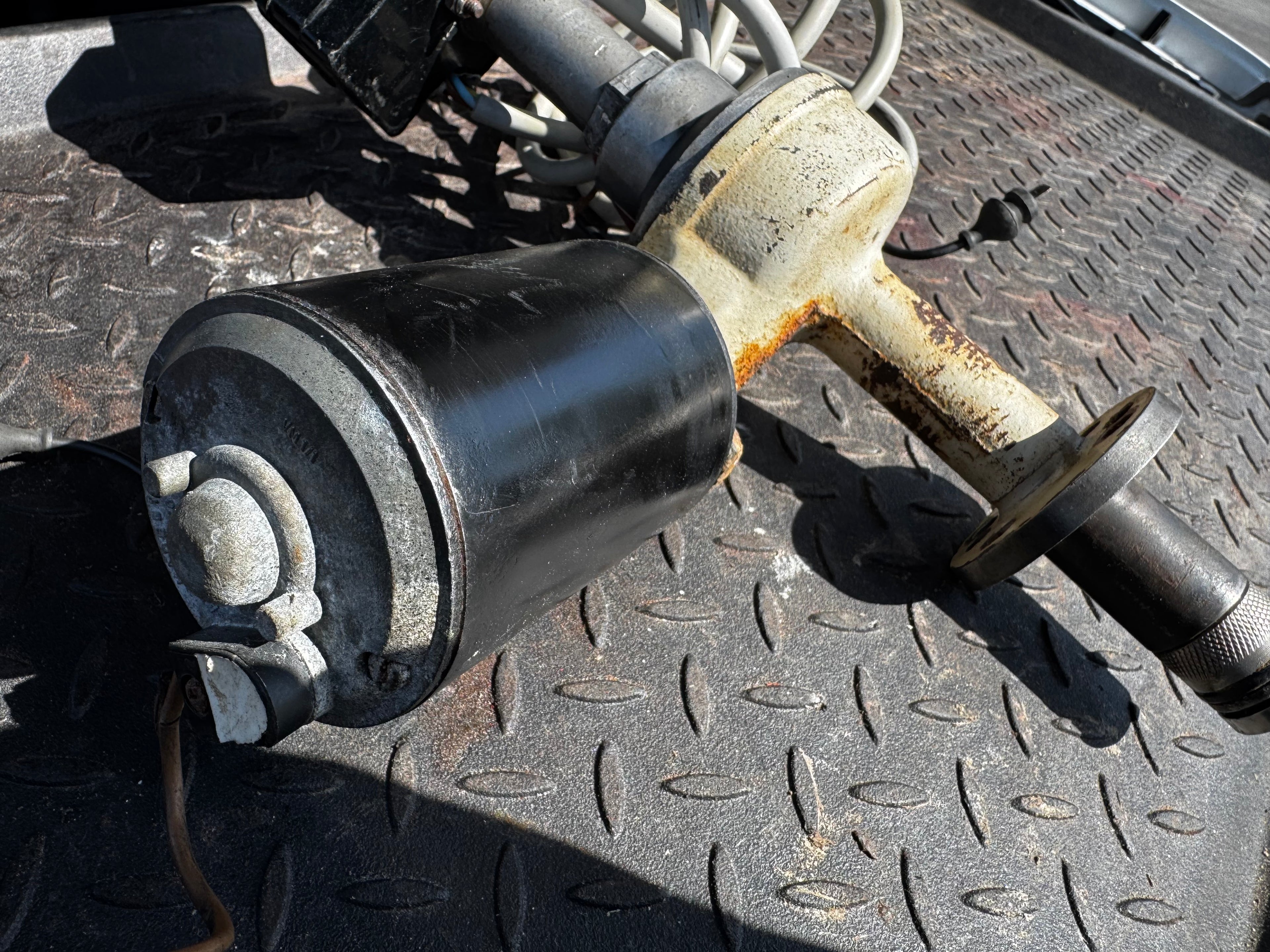 Volvo Penta trim tilt jack mechanism 897658
