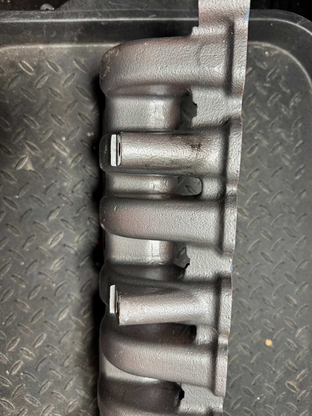Yanmar 6LP intake manifold