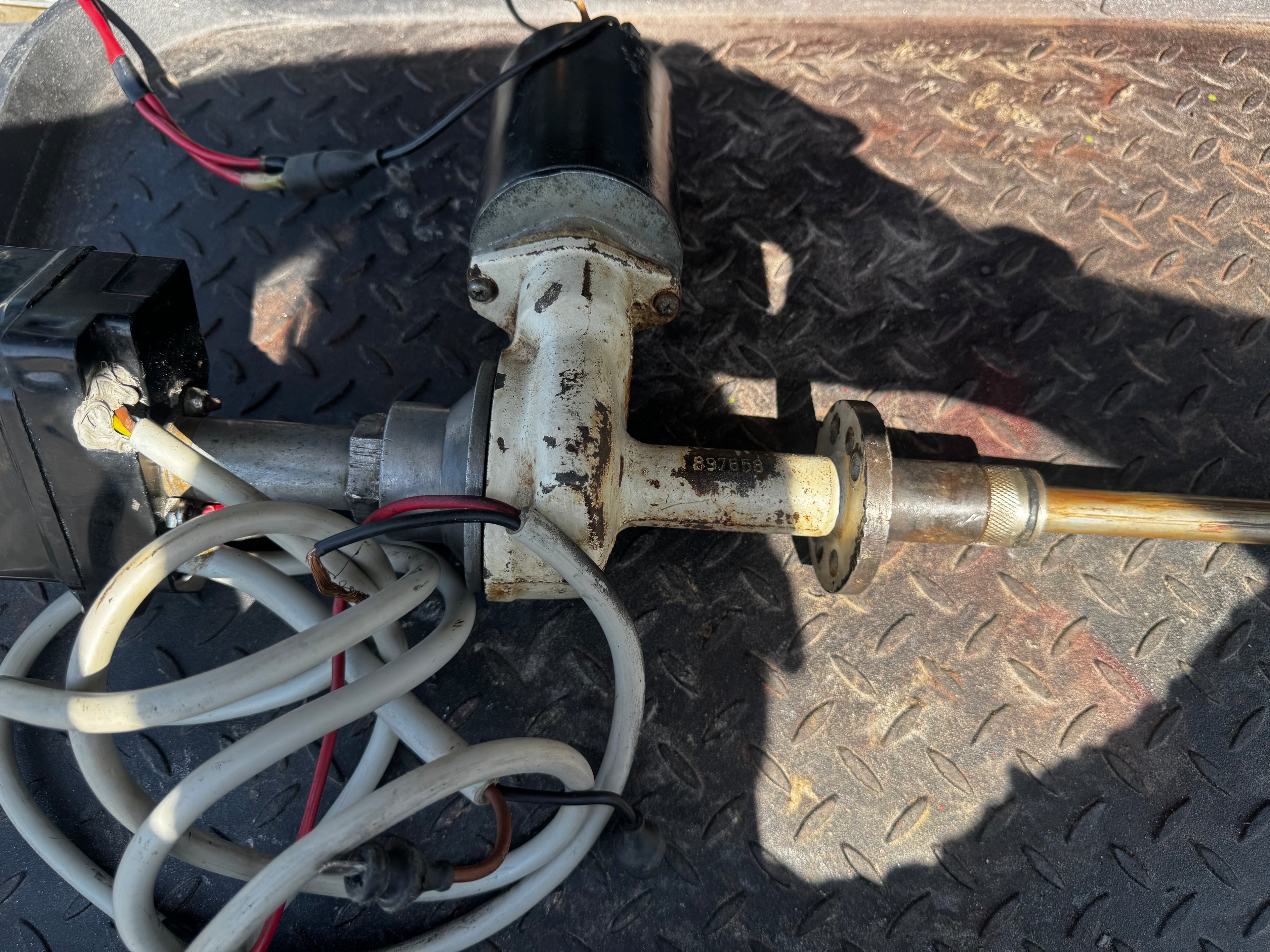 Volvo Penta trim tilt jack mechanism 897658