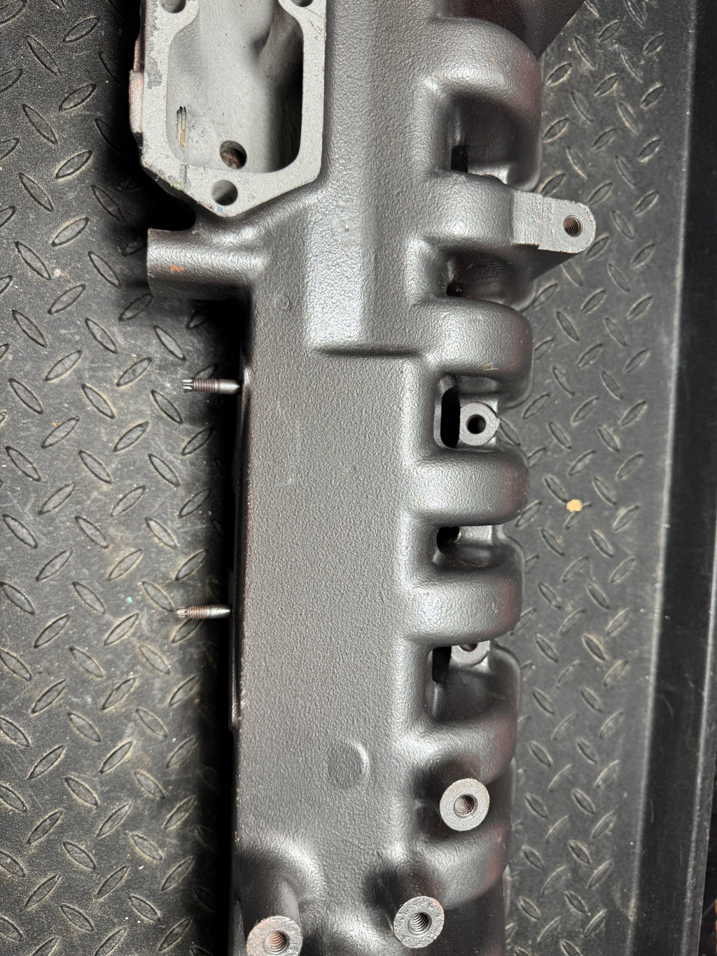 Yanmar 6LP intake manifold