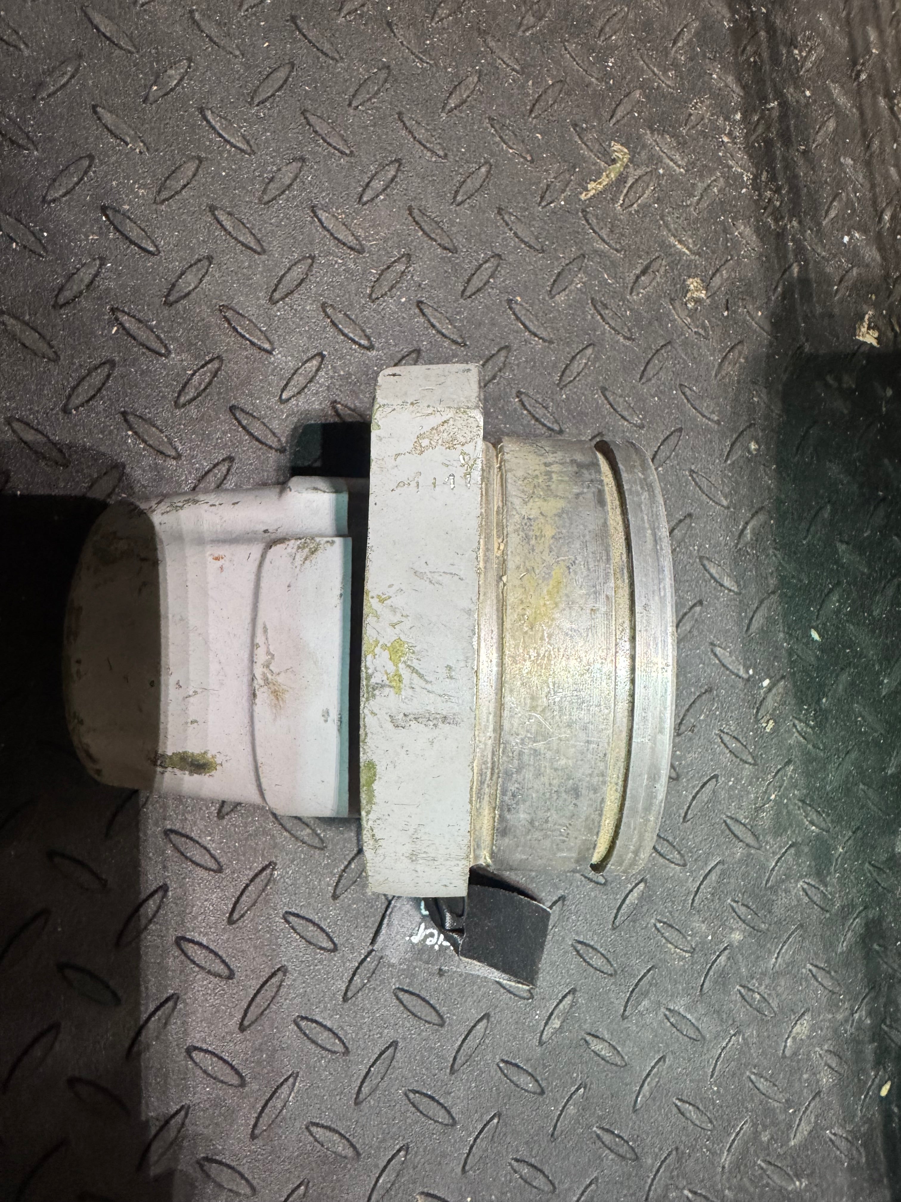 Volvo Penta bearing carrier 290 dpa dpc dpd1
