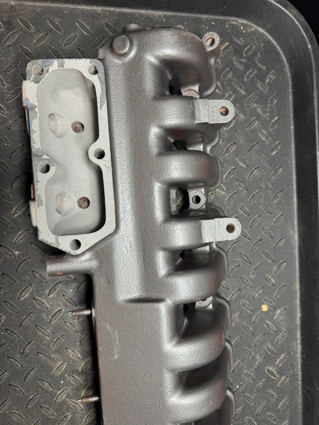 Yanmar 6LP intake manifold