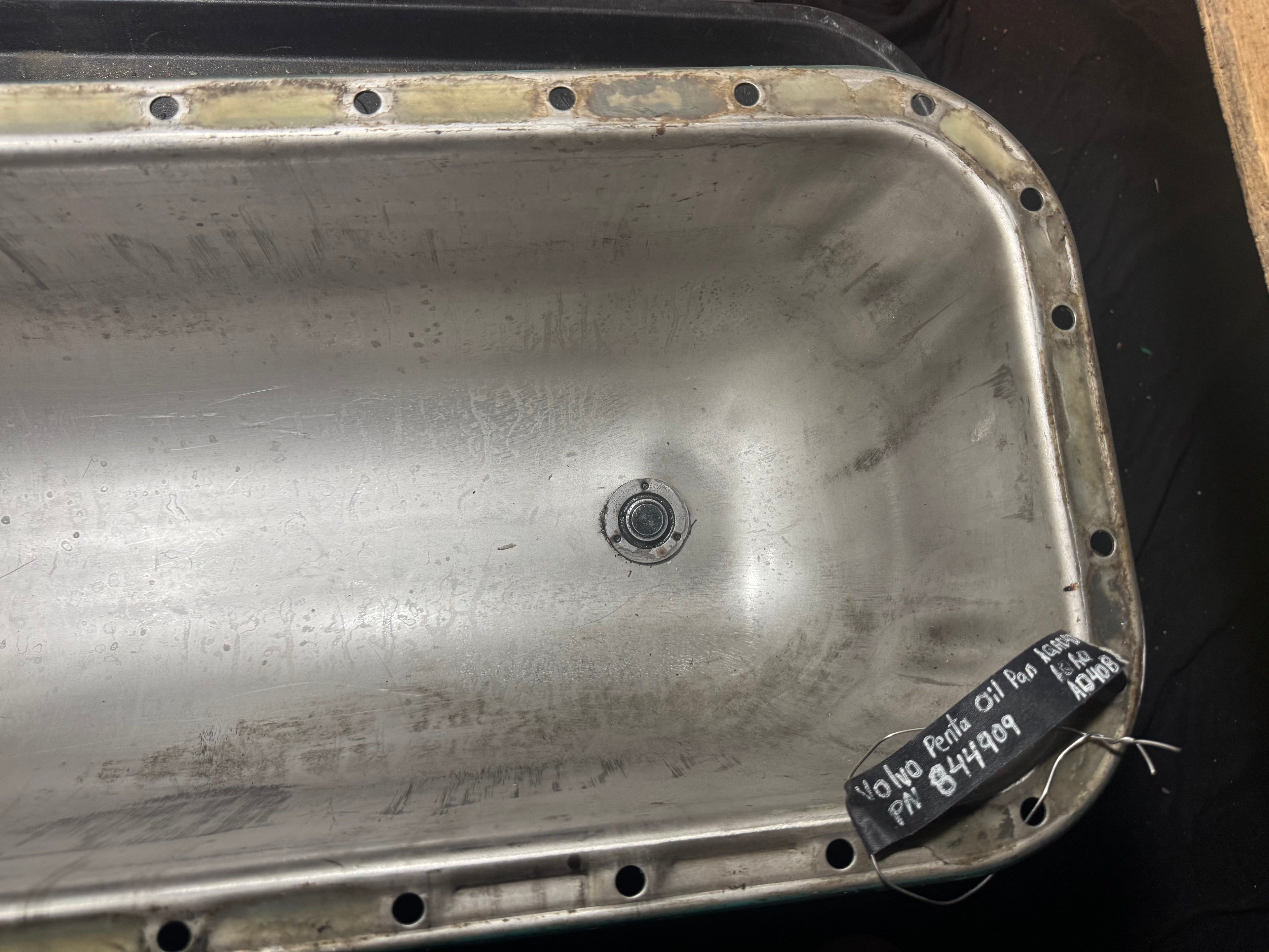 Volvo Penta aqad40b oil pan aqad40a