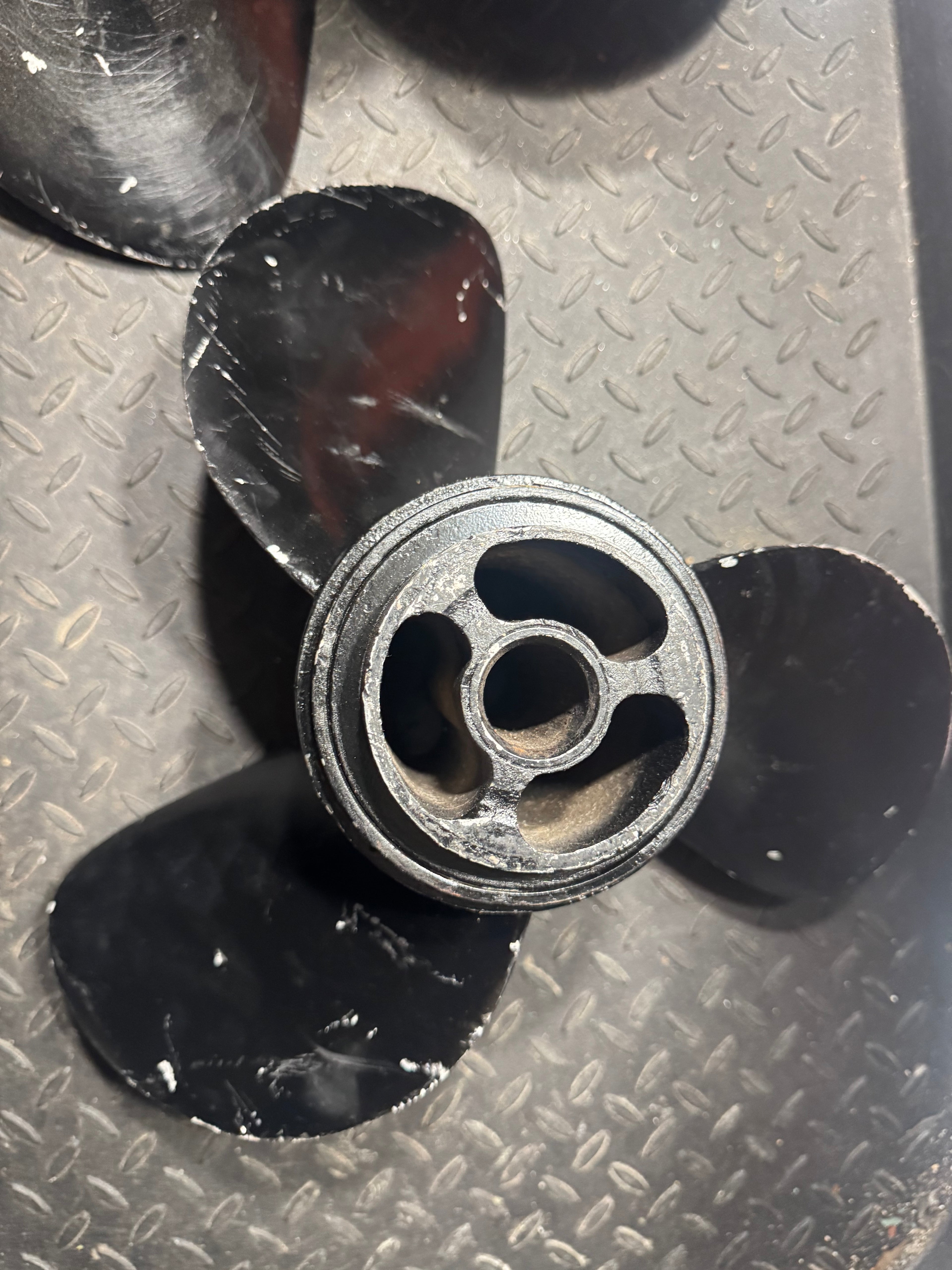 Volvo Penta props b