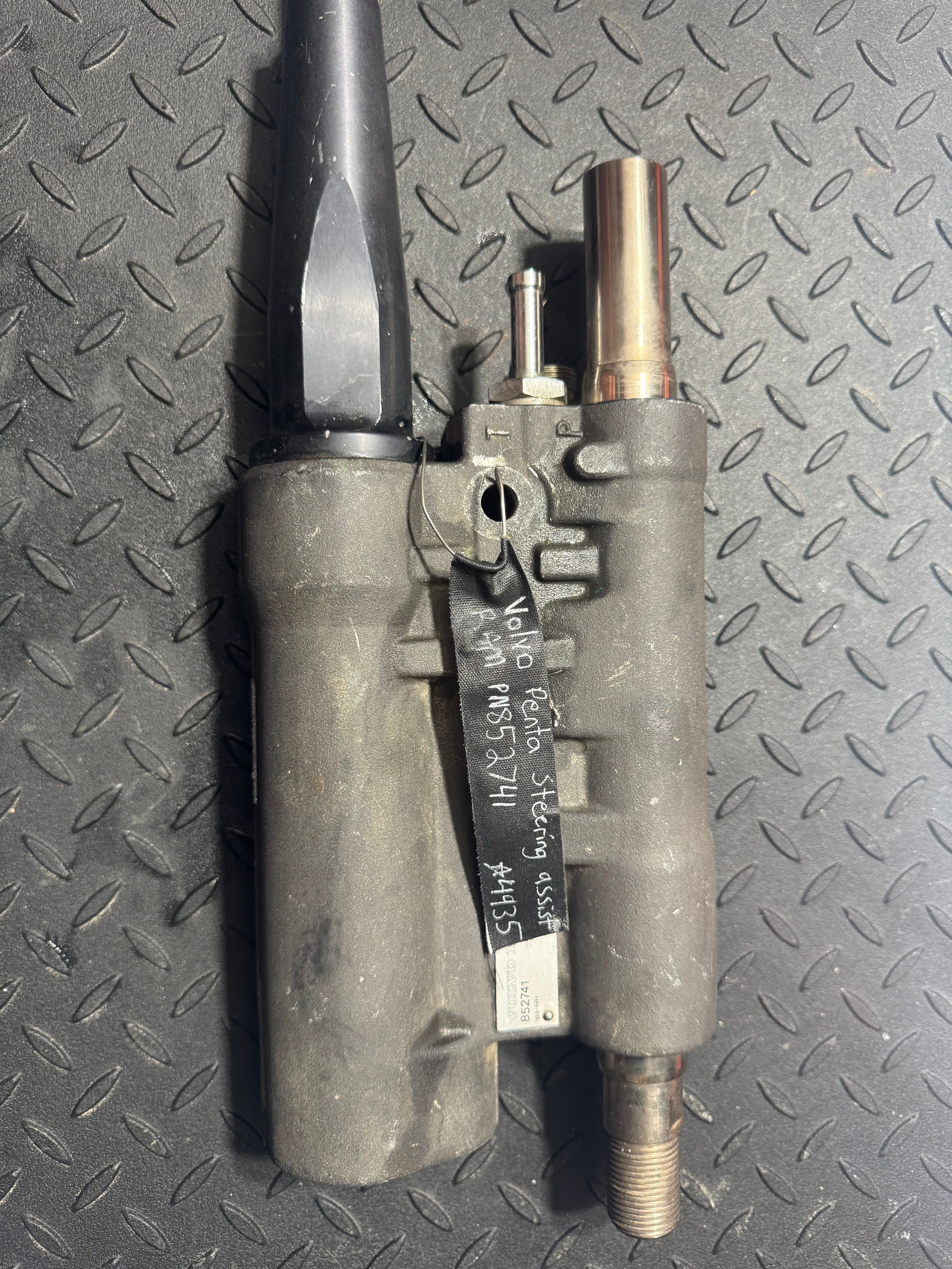 Rebuilt Volvo Penta Power steering assist ram